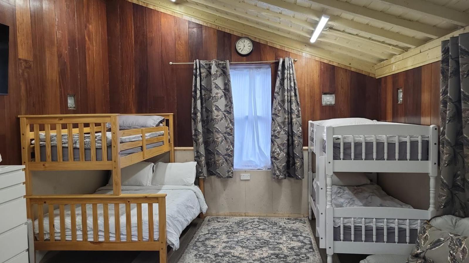 Гостевой дом Mount Pleasant Country House Лукан Экстерьер фото